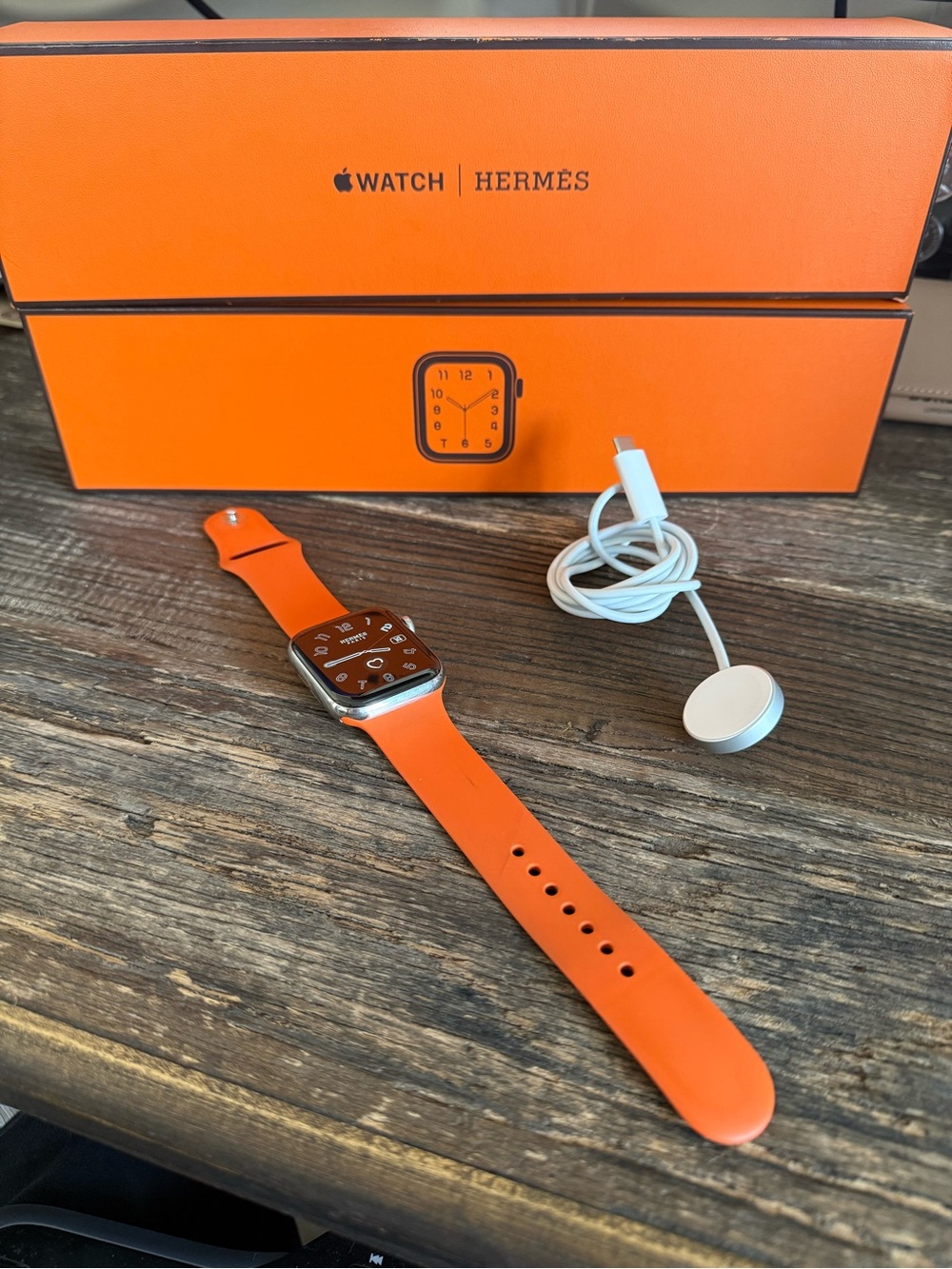 Hermes Apple Watch Series 4 44mm Stainless Steel Case Gps + Cellular Battery 83%